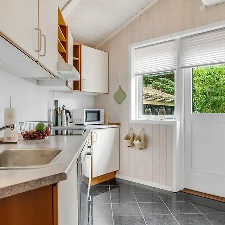 Barnet - 2-2km From The Sea By Interhome *